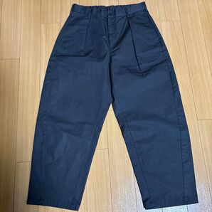 GU カーブタックパンツ