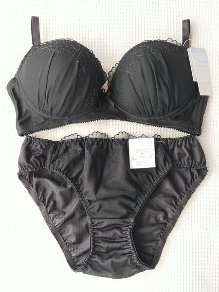◇新品◇ワイヤレス ランジェリー セット◇M◇