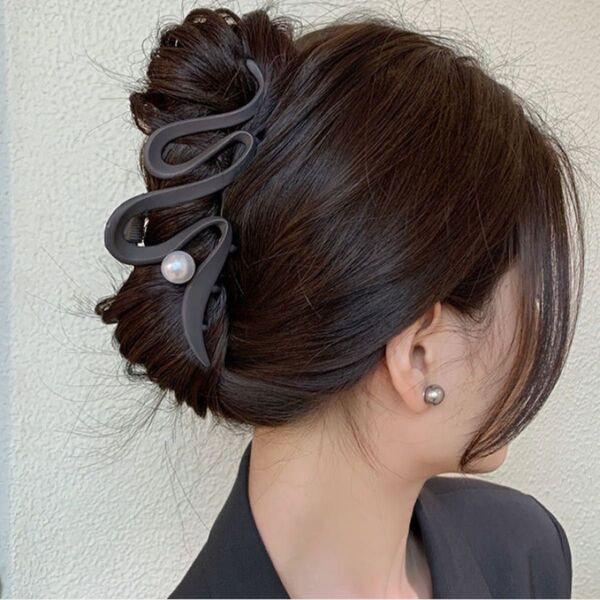 パール ウェーブ ヘアクリップ ヘアアクセサリー 韓国 髪留め 髪飾り バンスクリップ ヘアアレンジ