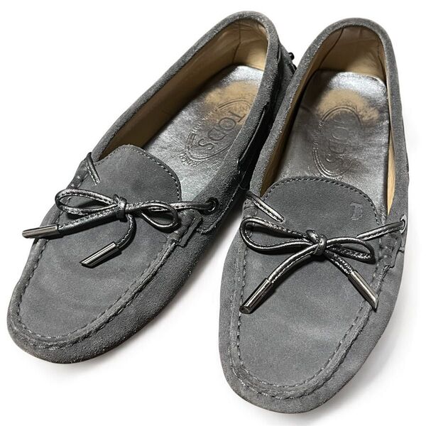 TOD’S ドライビングシューズ グレー×シルバー 22.5cm スエード ゴンミーニ