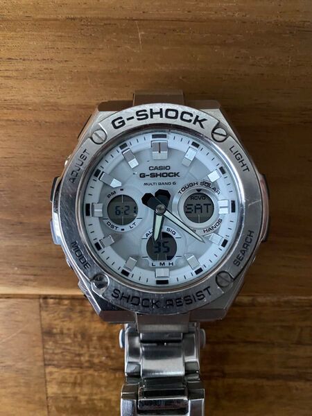 CASIO G-SHOCK GST-W110D-7AJF ホワイト!