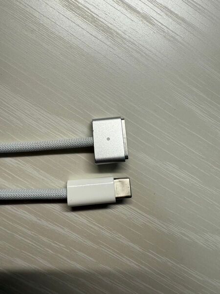 【Apple純正・中古】USB-C MagSafe 3ケーブル(2m)シルバー