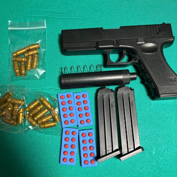 付属品多数♪ グロック18 排莢エアコッキングトイガン 子供向け 少しカスタム おもちゃ GLOCK G18C