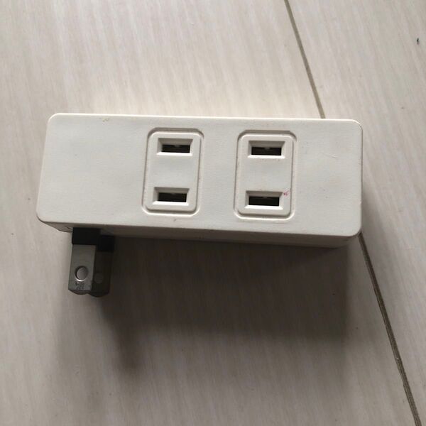 15A 125V 電源プラグ ホワイト 4口 電源タップ