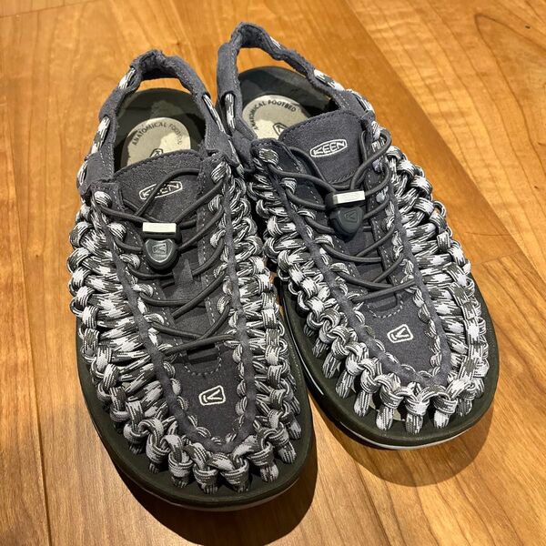 KEEN ユニーク サンダル グレー 27cm