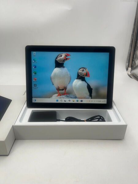 Microsoft Surface Go / Model:1824 CPU: Pentium 4415Y/ メモリー4GB