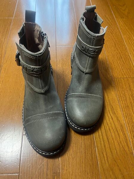 DIESEL ショートブーツ グレー 中サイドジッパー 38 24.5㎝ 合成革製品