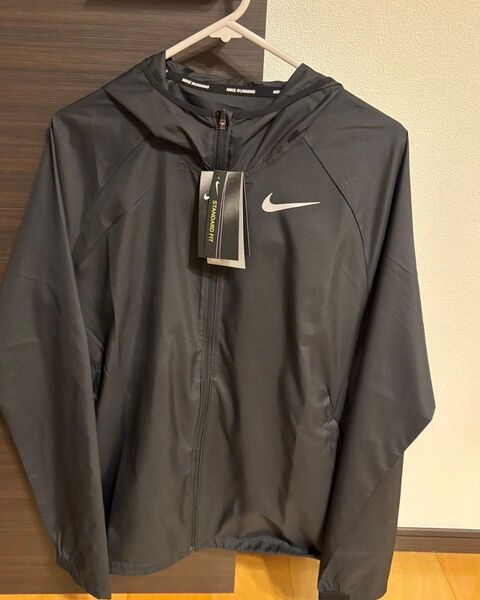NIKE ナイキ エッセンシャル フーデッド ランニングジャケット メンズ M 撥水 国内正規品 CV7428010 ブラック