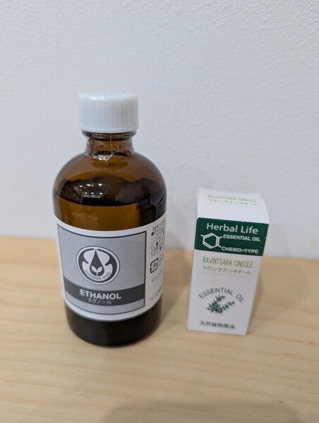 生活の木 エタノール100ml とエッセンシャルオイル