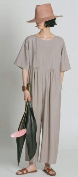 【新品タグ付】シニヨン chignon オールインワン サロペット ベージュ ハーフスリーブ