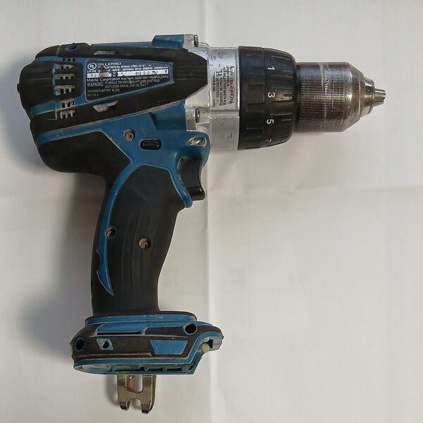マキタ 充電式震動ドライバドリル 18V