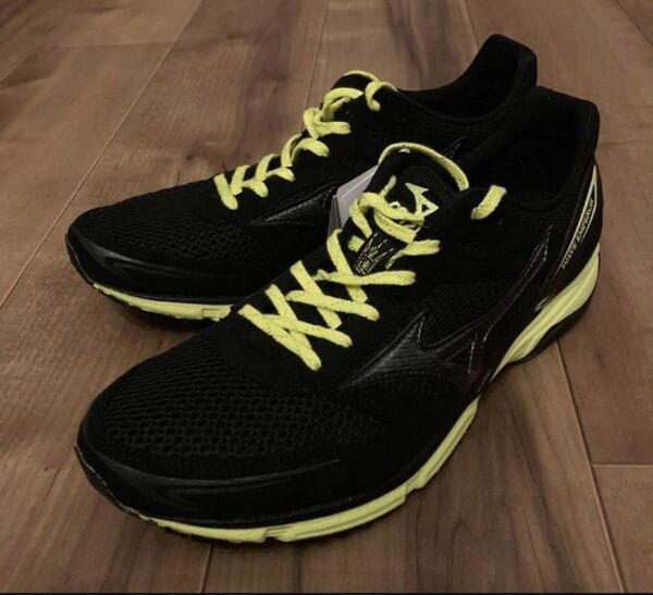 タグ付き未使用品!!MIZUNOウェーブエンペラーJ1GA167689 ミズノランニングシューズ サイズ26.5