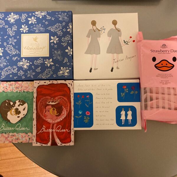バニラージュのアソートボックス タルティンブーケとタルト バターの女王のバターチーズケーキとバターラングドシャ ストロベリーダック