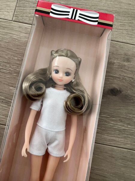 リカちゃんキャッスルリトルファクトリー2024年度版神戸三宮アイコンモデルリカちゃんモデル