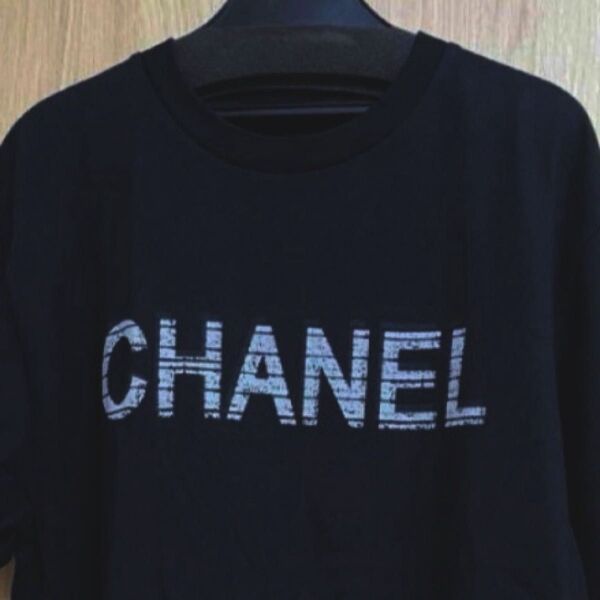 CHANELユニホームTシャツ