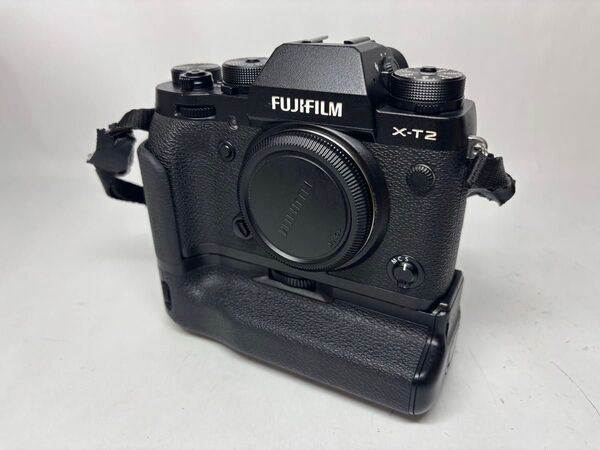 FUJIFILM X-T2 ボディ ブラックお得過ぎのバッテリー4つパワーブースターグリップ付き