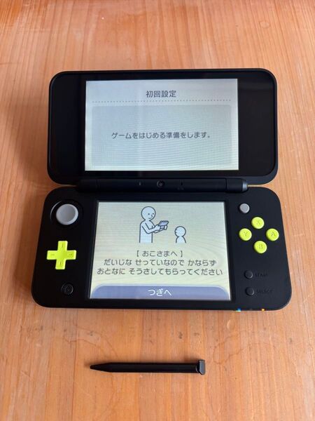 美品 Nintendo 2DS ブラックライム LL