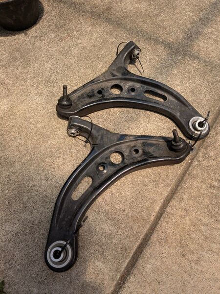 86 BRZ フロントロアアーム Revolutionピロブッシュ交換済 中古
