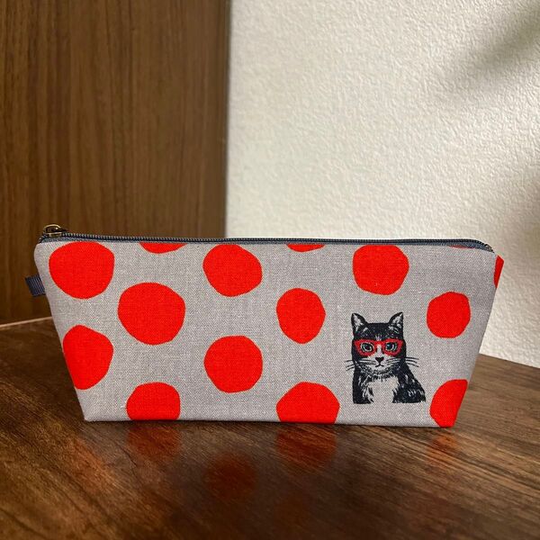 ☆ハンドメイド☆ 水玉 ドット メガネ 猫 2カラー ふんわり 舟形 マチあり ペンケース