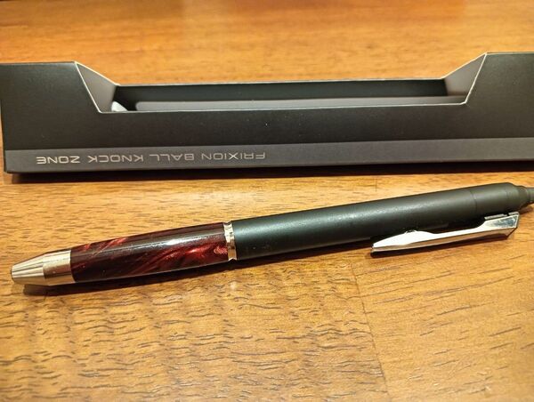 未使用★フリクションボールノックゾーン インスピレーションレッド(ブラック)0.5mm LFBKZ-3SEF-IR(箱付き)