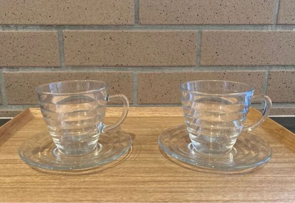 フランス製 ガラスのカップ&ソーサー ペア ガラス レトロ ティーカップ カップ コーヒーカップ ソーサー ガラス製 ヴィンテージ