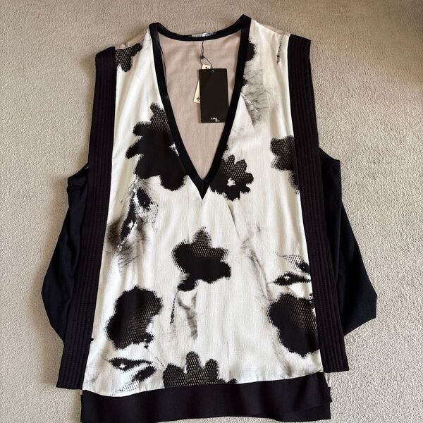 【新品未使用】ZARA ノースリーブトップス 花柄 モノトーン