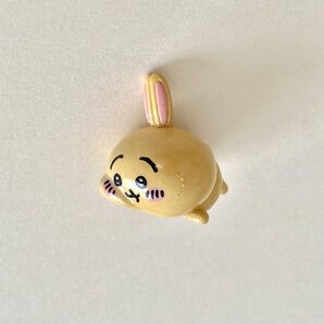 ちいかわ うさぎ びっくらたまご ふろふちころりん バスボムの中身マスコットのみ お風呂のおもちゃ ミニチュアフィギュア置き物
