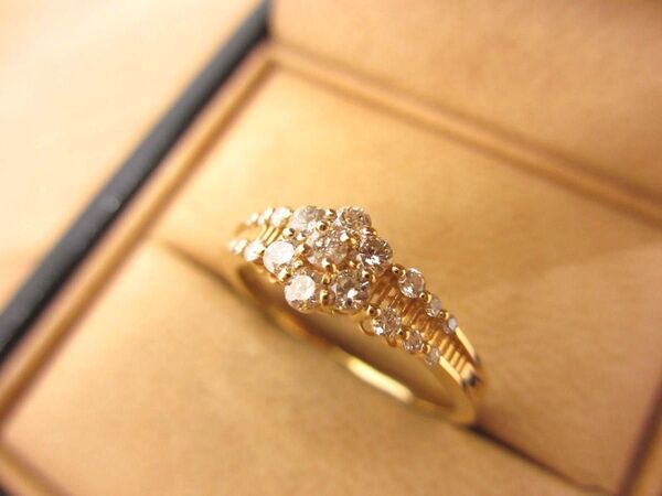 美品 K18YG フラワーセッティング 0.50ct ダイヤモンドリング 18号