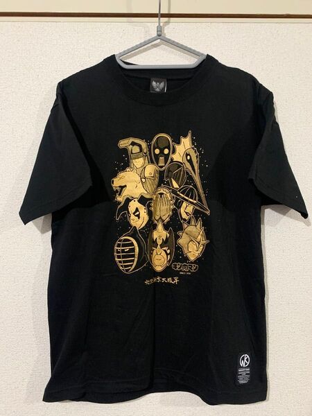 キャラクターTシャツ 黒×金プリント メンズLサイズ 古着