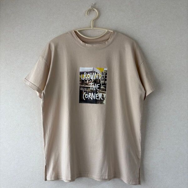 シューラルー Tシャツ ベージュ M