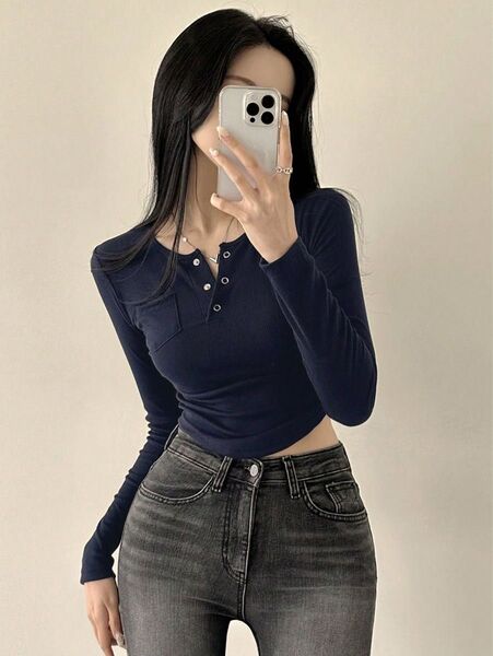DAZY ソリッドカラー ボタン付き ハーフプラケット スリムフィット 長袖 T シャツ