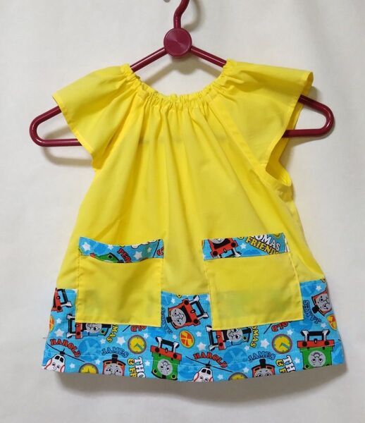 ハンドメイド100サイズ・子供スモック・水色・トーマス模様・半袖・幼稚園・保育園・新品・送料無料