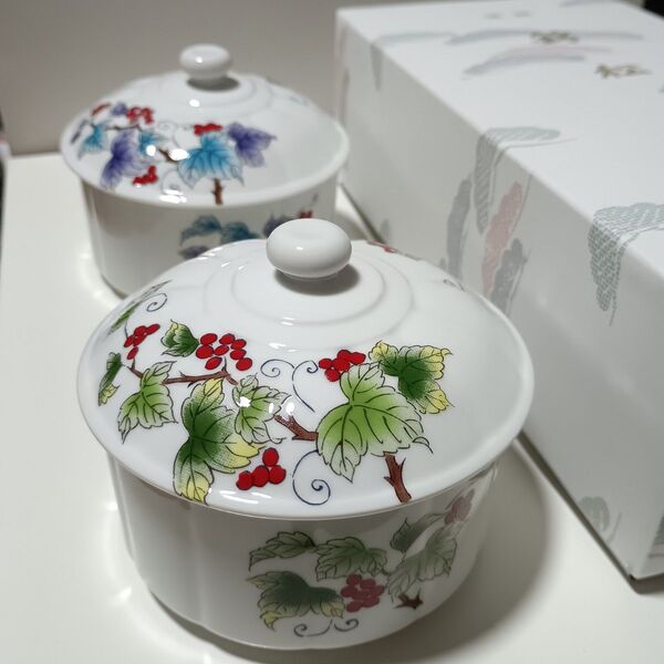 【未使用品】有田焼 錦松梅 光峰作 蓋付き器 陶磁器 2個セット 食器 送料込み
