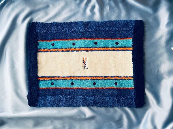 ★Yves Saint Laurent サンローラン ブルー系 バスマット 刺繍ロゴ入り 玄関マット キッチンマット
