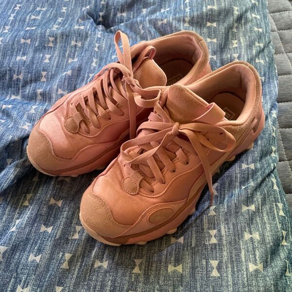 スニーカー プーマ ピンク NIKE AIR ナイキ ニューバランス アディダス adidas