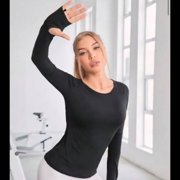 SHEIN Sport Studio サポート付きソリッドカラースポーツtシャツ ブラック インナー ヒートテック 吸汗 速乾