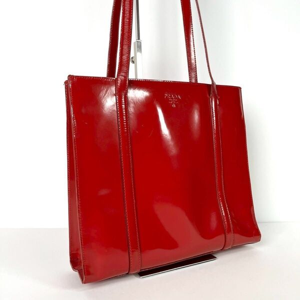 PRADA プラダ パテントレザー トートバッグ ハンドバッグ ロゴ型押し 刻印 肩掛け エナメル 赤 レッド ヴィンテージ