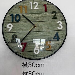 カラフル数字の木目調壁掛け時計 壁掛け時計
