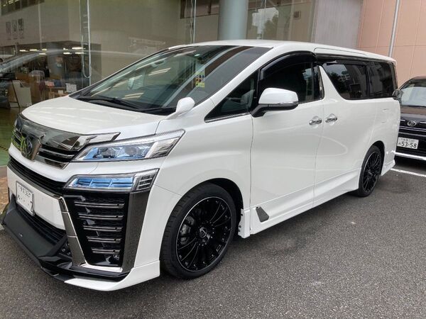 カールソン30系アルファード、ヴェルファイア Carlsson 1/16RSF 245/40r20NITTO(引き取り限定)