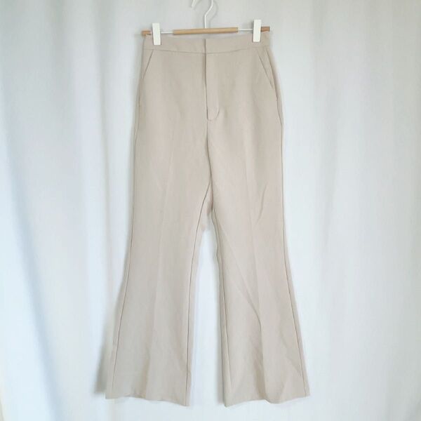 GU ストレッチ フレアパンツ センタープレス S ライトベージュ.2186