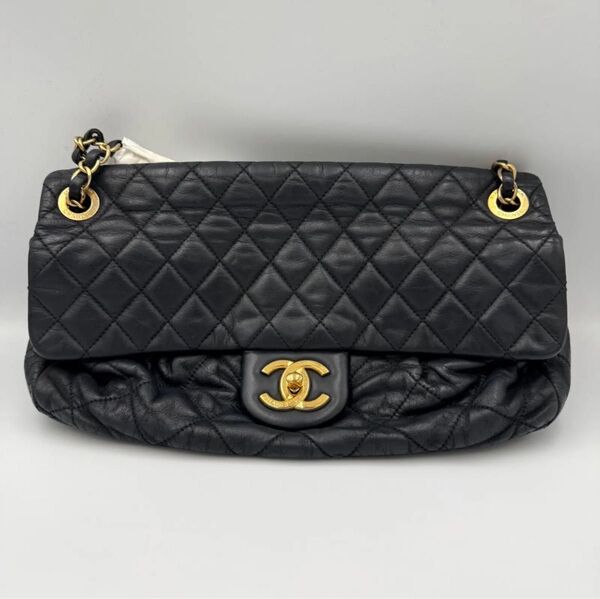 CHANEL マトラッセ28 チェーンショルダーバッグ ブラック ゴールド金具 カーフスキン