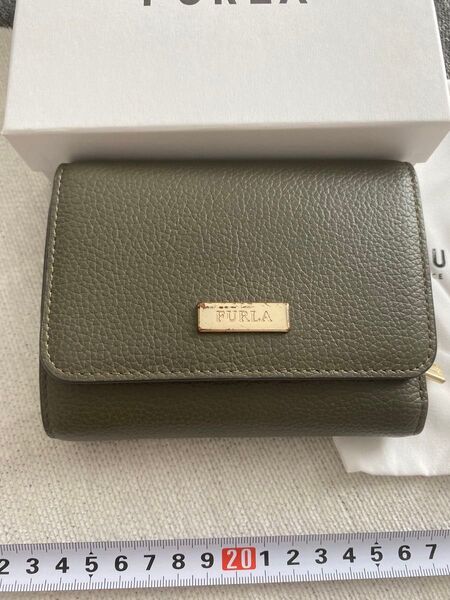 【FURLAフルラ】財布 三つ折 レザー カーキ ブラウン