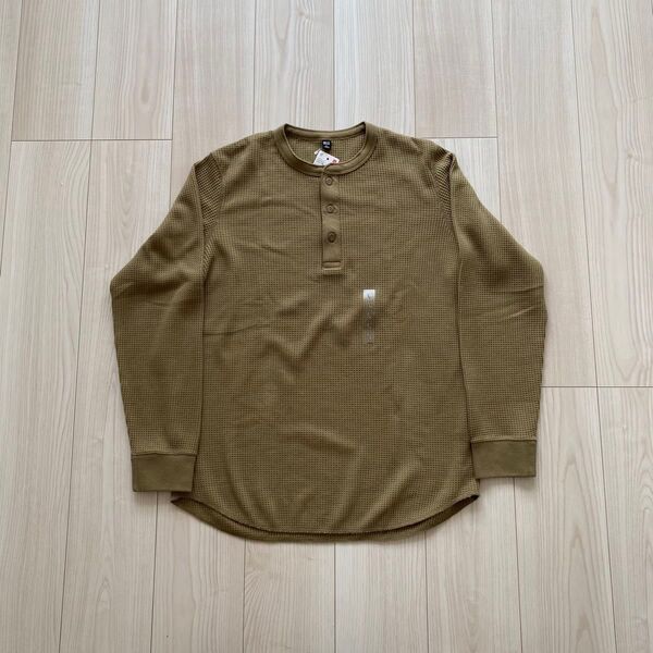 新品タグ付き UNIQLO ワッフルヘンリーネックTシャツ 長袖 Olive L