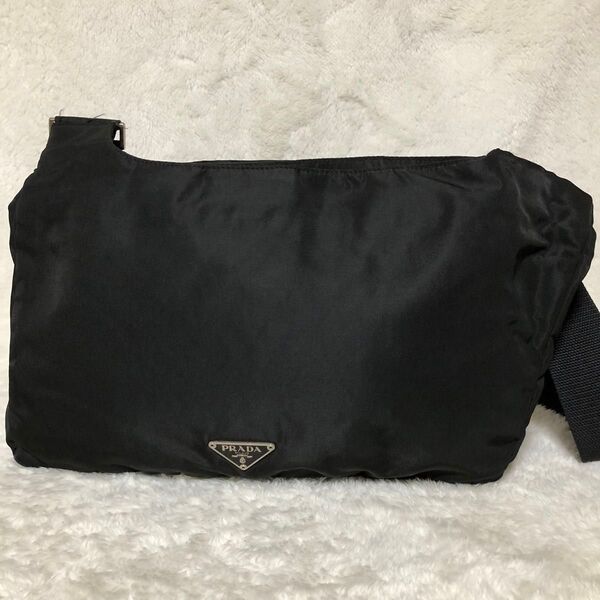PRADA プラダ ショルダーバッグ ナイロン メッセンジャーバッグ ブラック