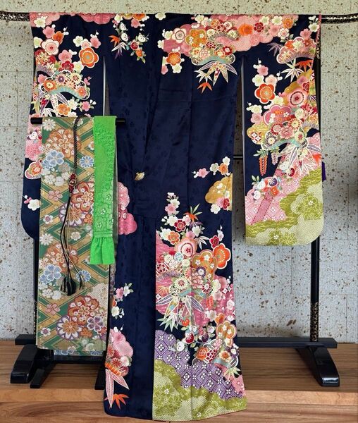 成人式 振袖 4点セットLサイズ松竹梅に牡丹菊模様刺繍振袖(684)