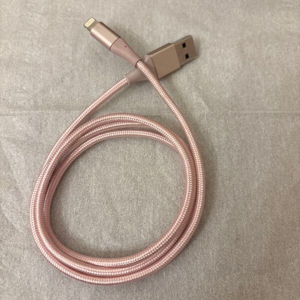 Amazonベーシック ライトニングケーブル USB 【iPhone対応 / Apple MFi認証】ローズゴールド 0.9m