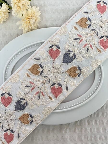 【173】インド刺繍リボン1m