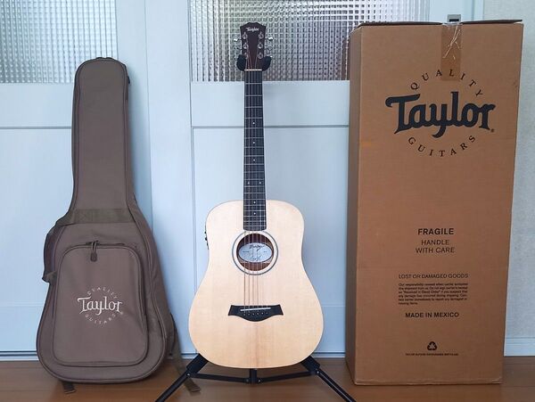 【新品並み】Taylor/テイラー ミニ・アコースティックギター Baby Taylor “BT1e” ピックアップ内蔵エレアコ