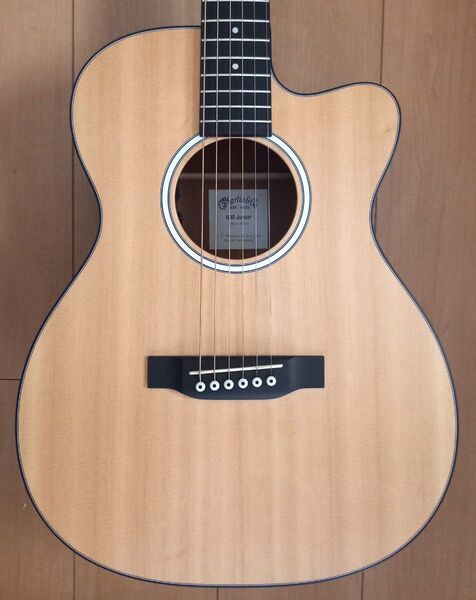 マーチンのエレアコ Martin 000CJR-10E Natura 純正ソフトケース付