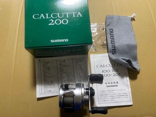 シマノ 12カルカッタ 200 右巻き 中古 傷あり
